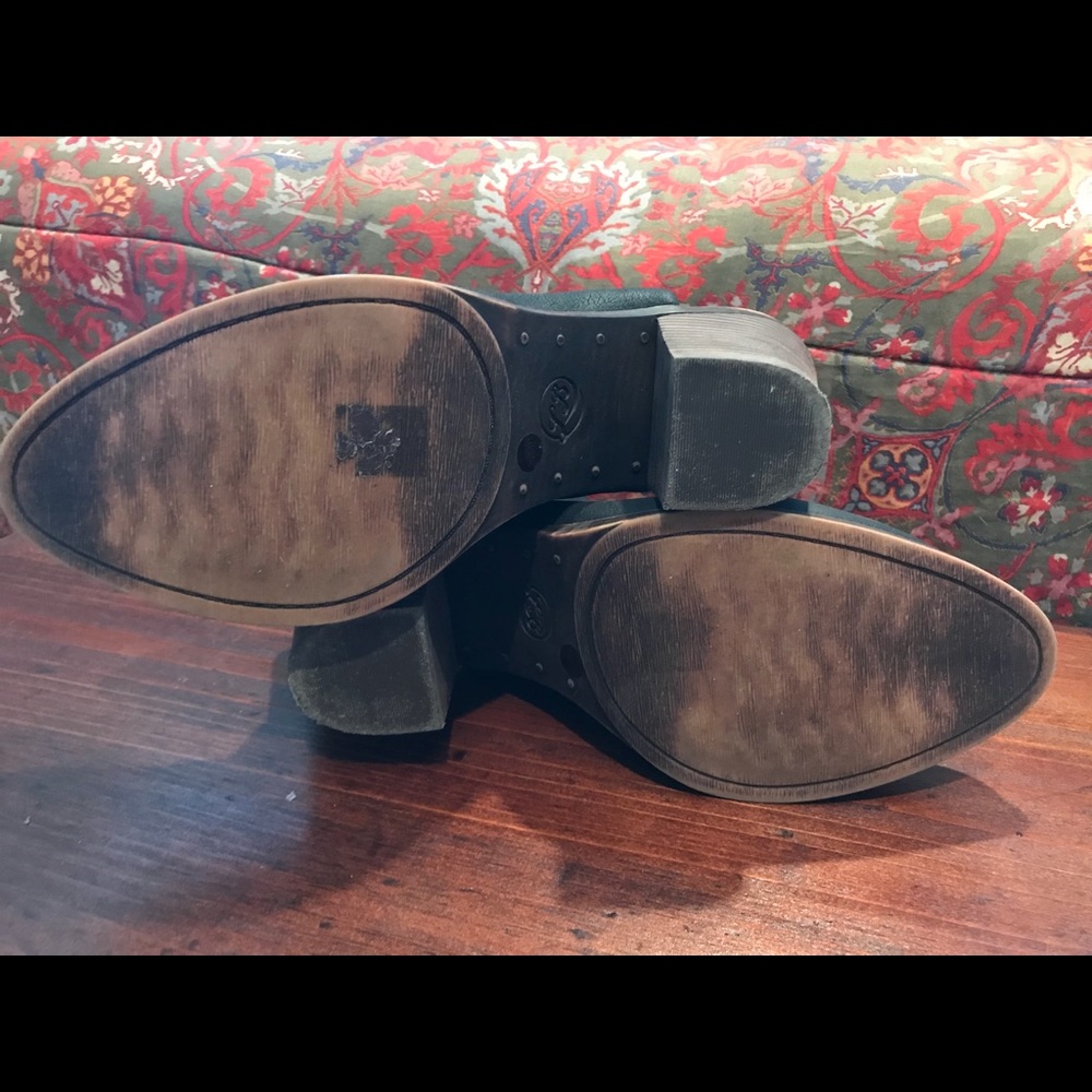 Lucky Brand navy blue ladies booties. - Picture 6 of 7
